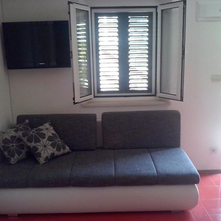 Apartments By The Sea Sumartin, Brac - 11658 객실 사진